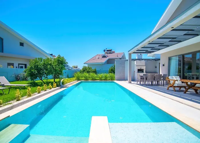 Villa Plaja Yakin Lueks