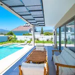Villa Plaja Yakin Lueks