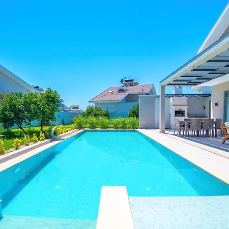 Villa Plaja Yakın Lüks