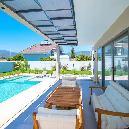 Villa Plaja Yakin Lueks