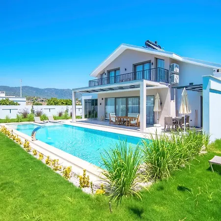 Villa Plaja Yakin Lueks