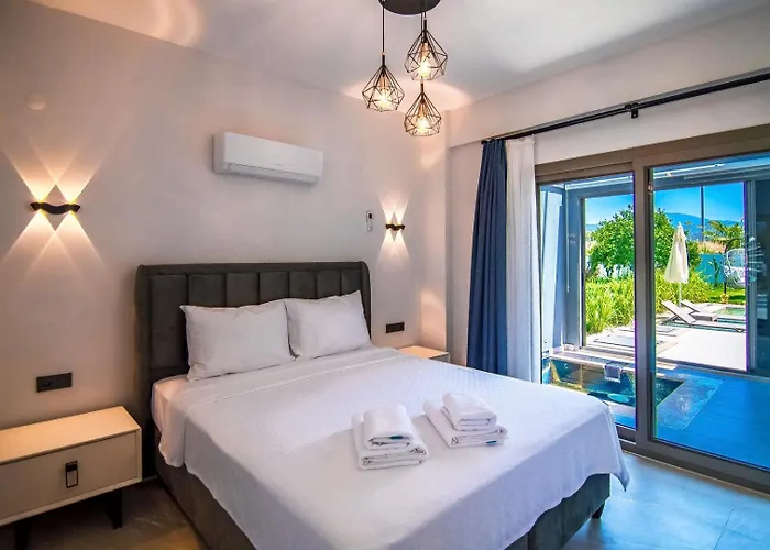 Plaja Yakın Lüks Villa