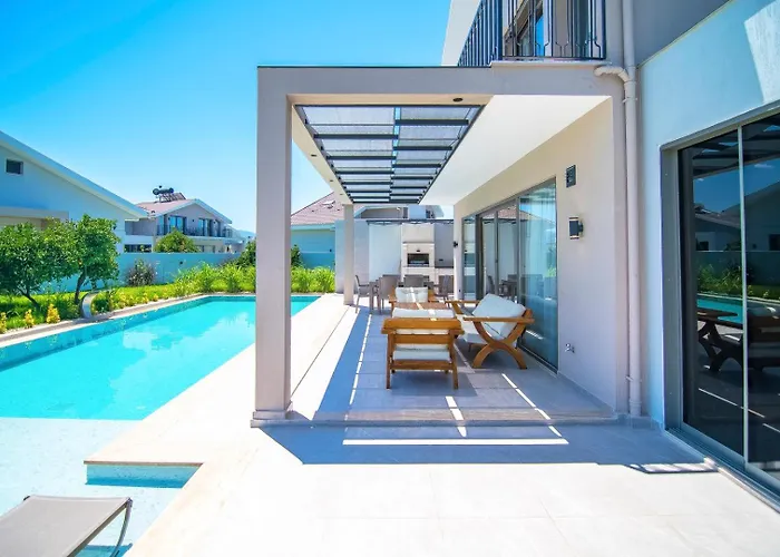 Plaja Yakın Lüks Villa