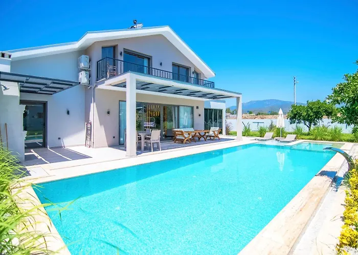 Plaja Yakın Lüks Villa Fethiye