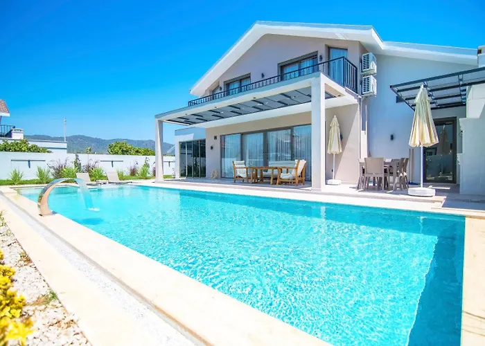 Plaja Yakın Lüks Villa